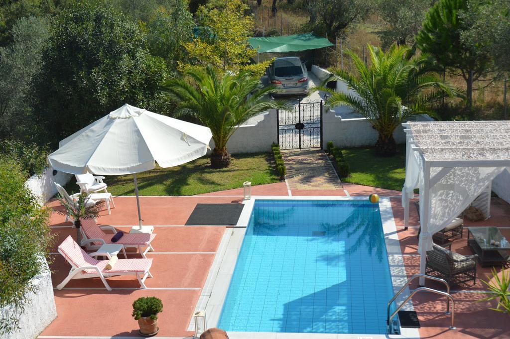 אגיה פאראסקבי Villa Platanias מראה חיצוני תמונה